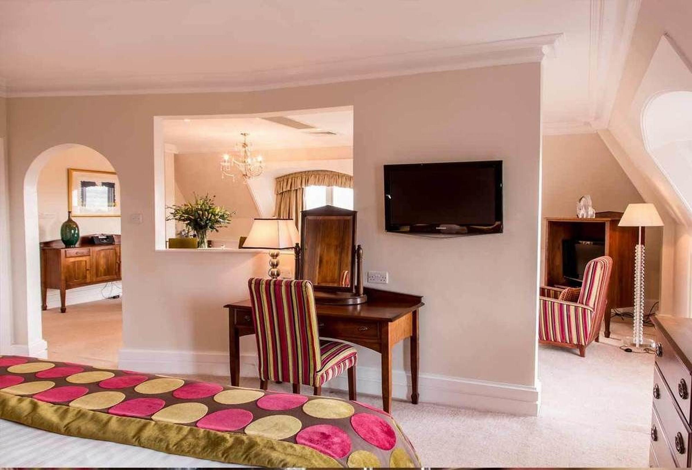The Culloden Estate And Spa Holywood  Exterior photo A suite at the hotel